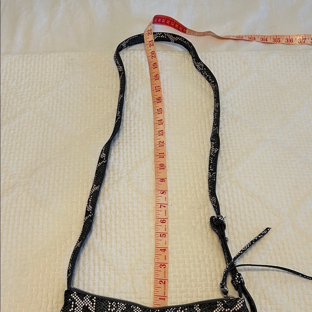HOBO Paulette Pixel Snake Crossbody - Picture 6 of 8